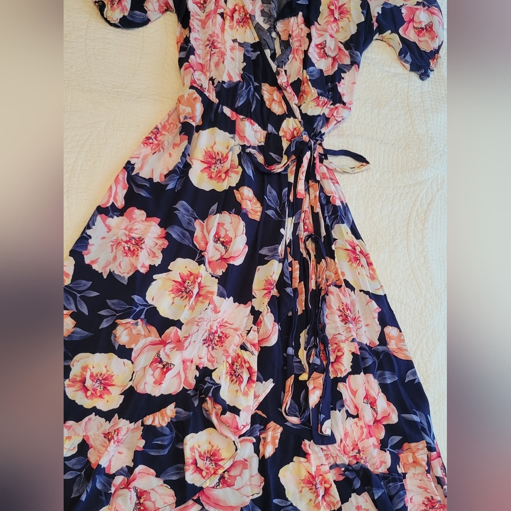 Old Navy Ruffled Midi Wrap Dress - Picture 3 of 11